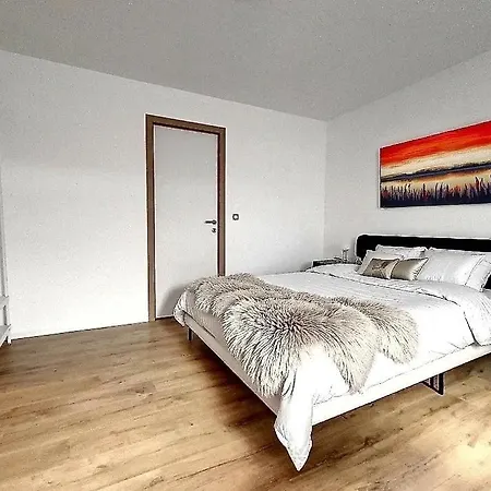 Station 82 D Charleroi-airport Apartment